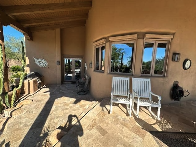Bay windows cleaned on a classic Torrance home